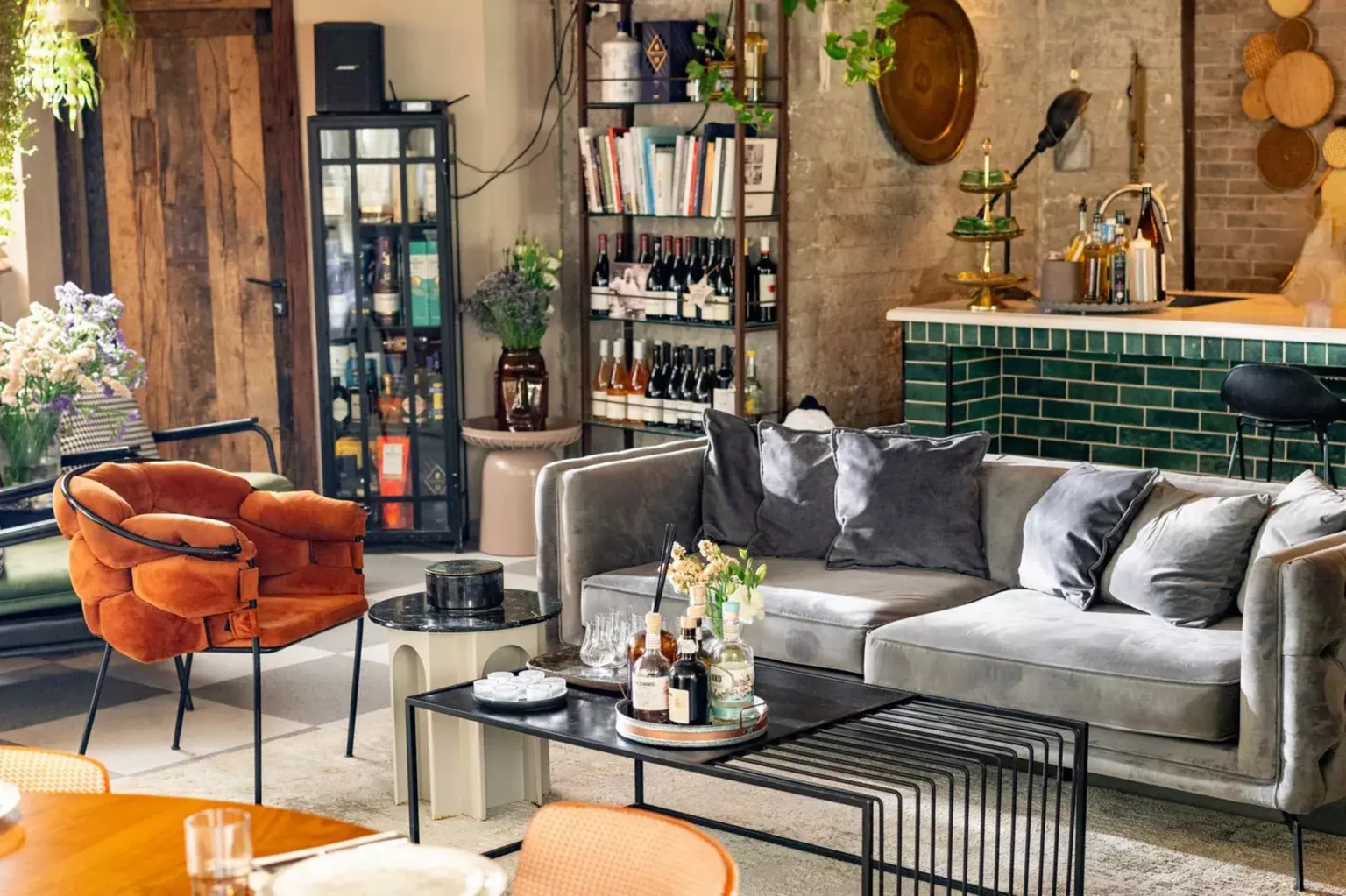 אירוח סולן לאירוח בחלל מעוצב